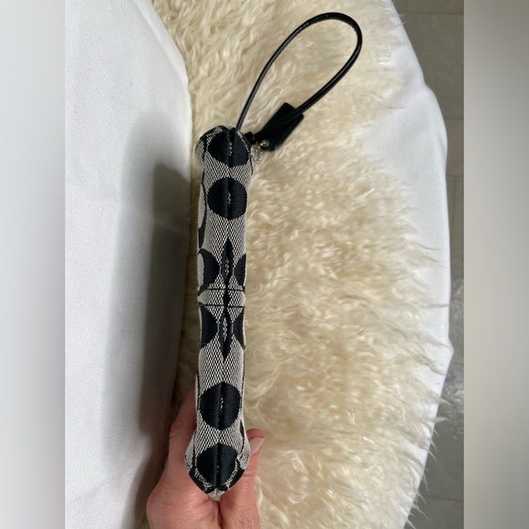 Coach Black Signature Buckle Wristlet - Picture 4 of 6